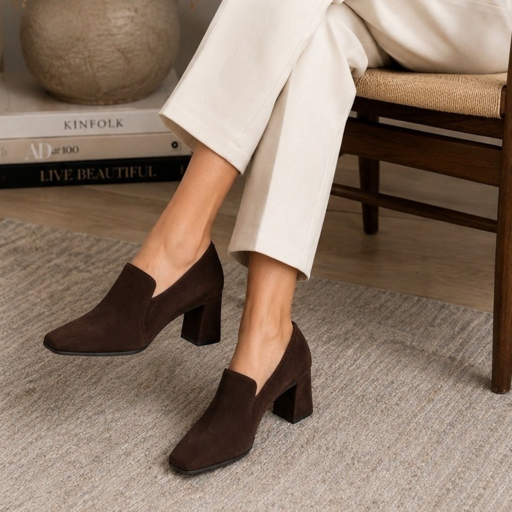 Vintage Stuart Weitzman Brown Suede High Vamp Pumps Block Heel Size 6B Spain